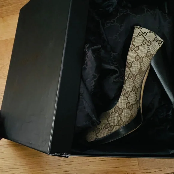 Original GG Gucci closed toe heels - Picture 6 of 12